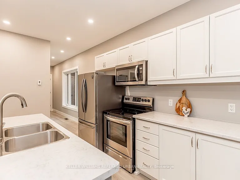 23 Delta Cres — Photo 9