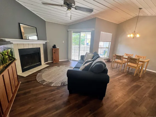 98 Leafwood Lane APT 178, Groton, CT 06340