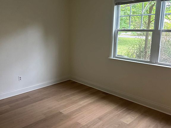 4th image of 3629 S Bainbridge Dr