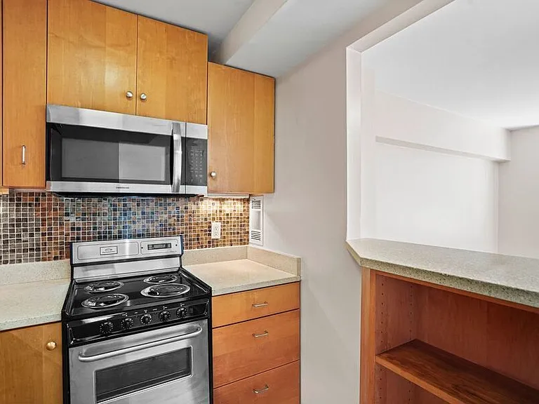 1825 T St NW #304 — Photo 6