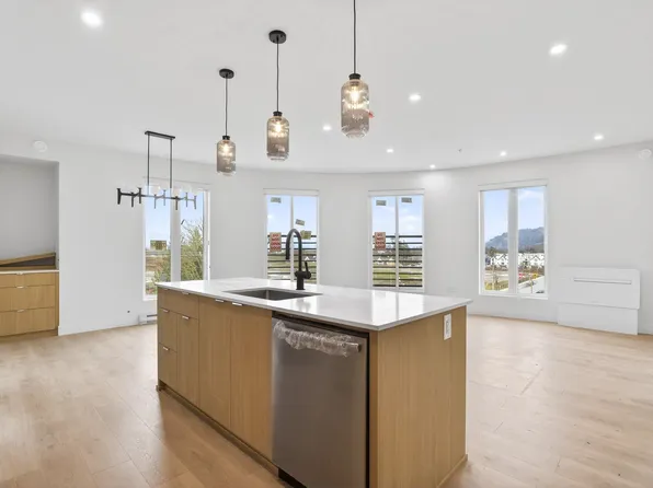 46185 Thomas Rd #403, Chilliwack, BC V2R 3N3