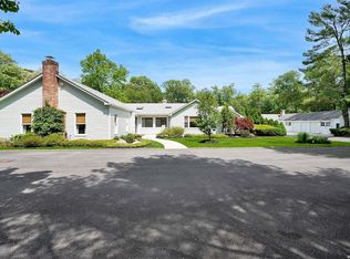 5 Taylor Ct, Lattingtown, NY 11560