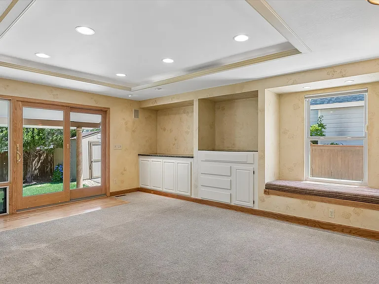 4686 N Wildflowers Way — Photo 8