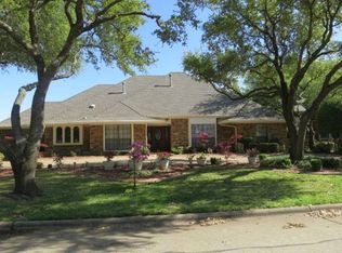 34 Victoria Dr, Rowlett, TX 75088