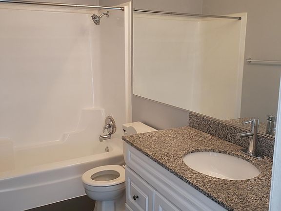 5th image of 4242 Brentwood Ln #1