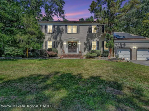 17 Hemlock Lane, Marlboro, NJ 07746