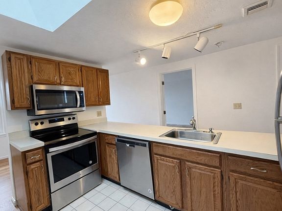 3rd image of 78-80 Dalby St #3
