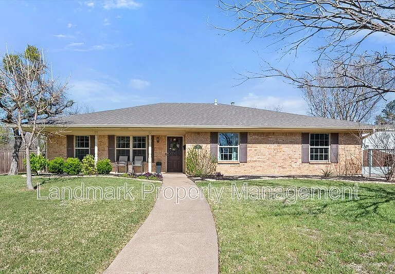 1415 Moss Rose Cir — Photo 3