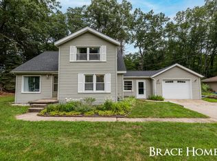 1815 Post Dr NE, Belmont, MI 49306