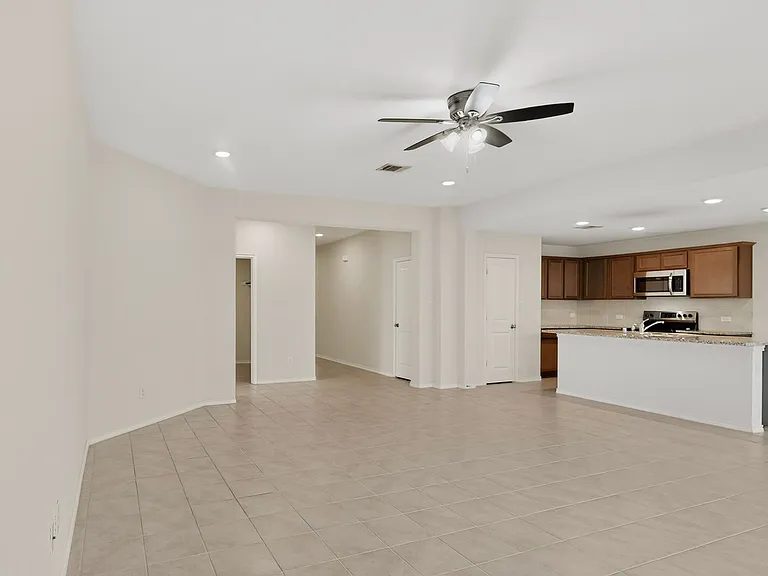 1901 Princeton Ave — Photo 10