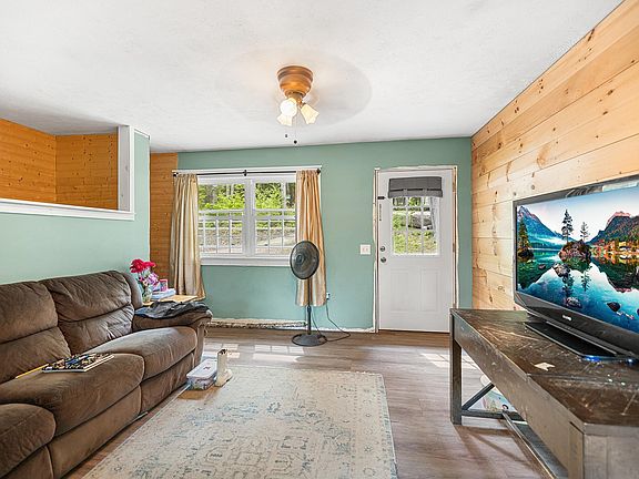 3rd image of 209 Matthews Road