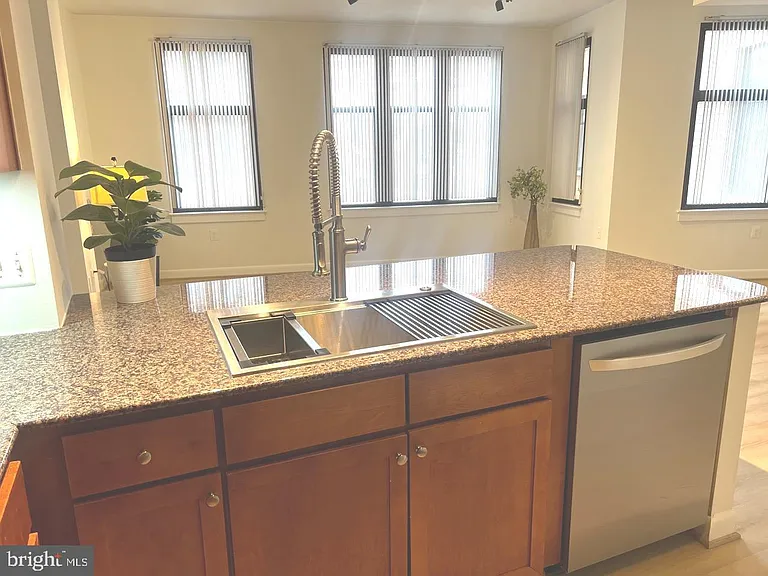 400 Massachusetts Ave NW #1009 — Photo 7