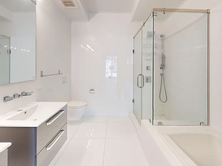 237 E 34th St #1504 — Photo 19