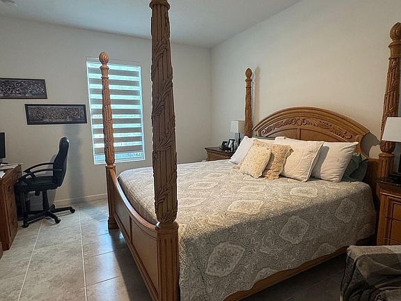 4th image of 1021 Eldron Blvd SE