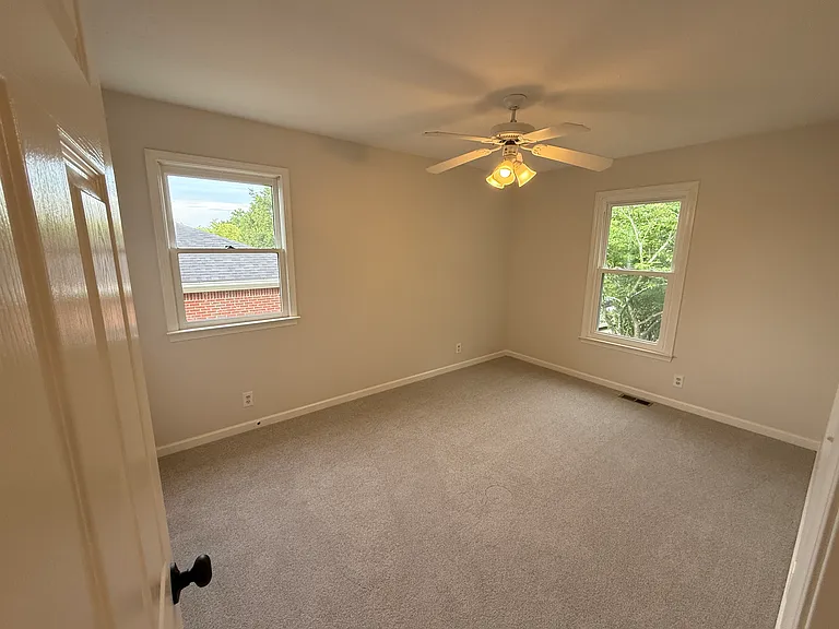 1604 Hopkins Ct — Photo 7