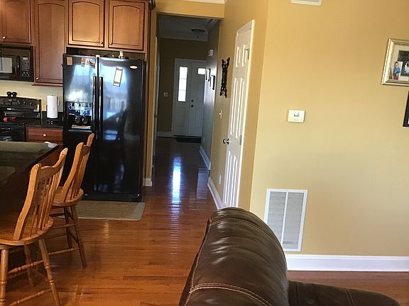 2nd image of 90 Berkshire Cir