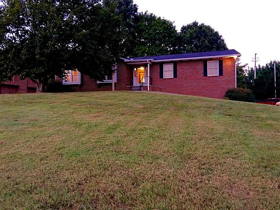 3rd image of 3036 Staffordshire Blvd