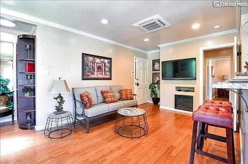 5th image of 435 E Freeland St #4