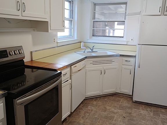 4th image of 319 Oakridge Ct