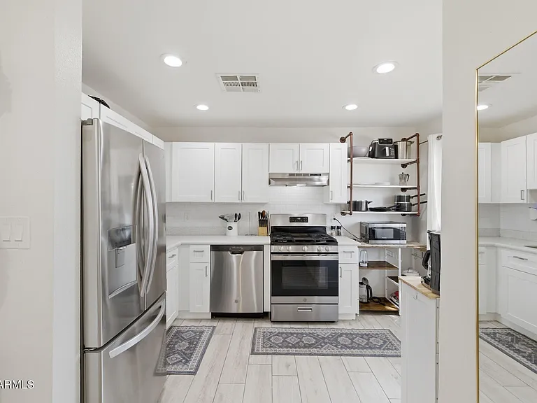 1124 N 14th St — Photo 5