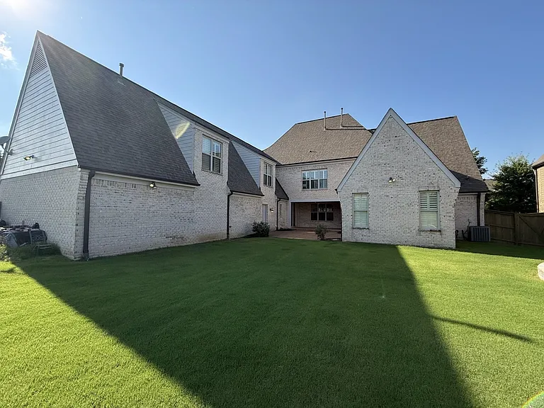 1415 Ollie St — Photo 8