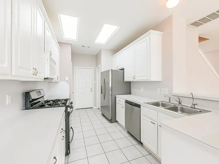 6326 Veranda Green Trl — Photo 14