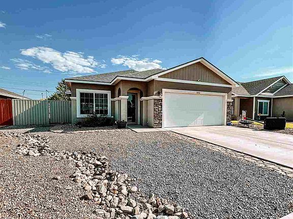 3rd image of 1016 Heather Dr