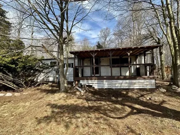 25 Arapaho Path, Gouldsboro, PA 18424