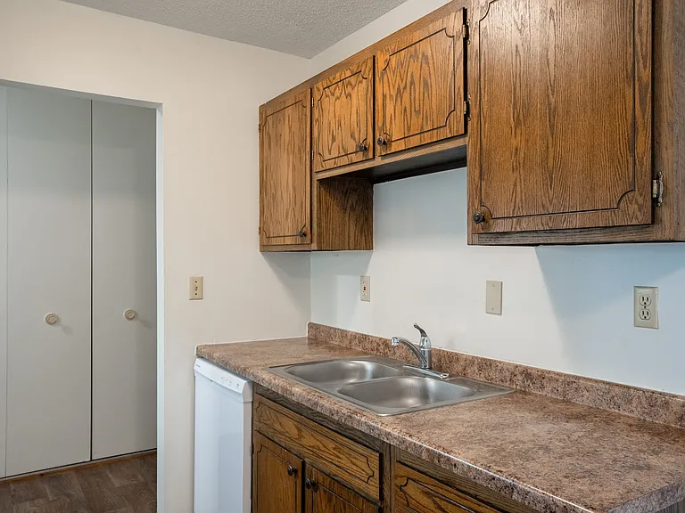 Eagan, MN Glen Pond Apartments | Kitchen