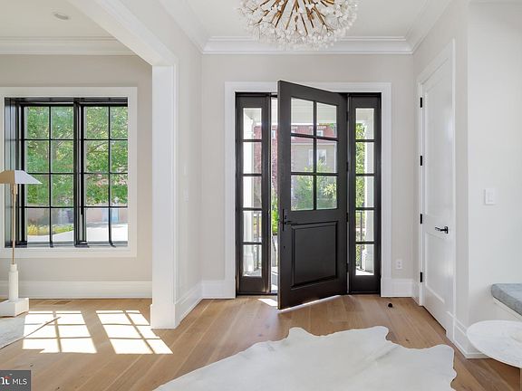 4th image of 3117 38th St NW