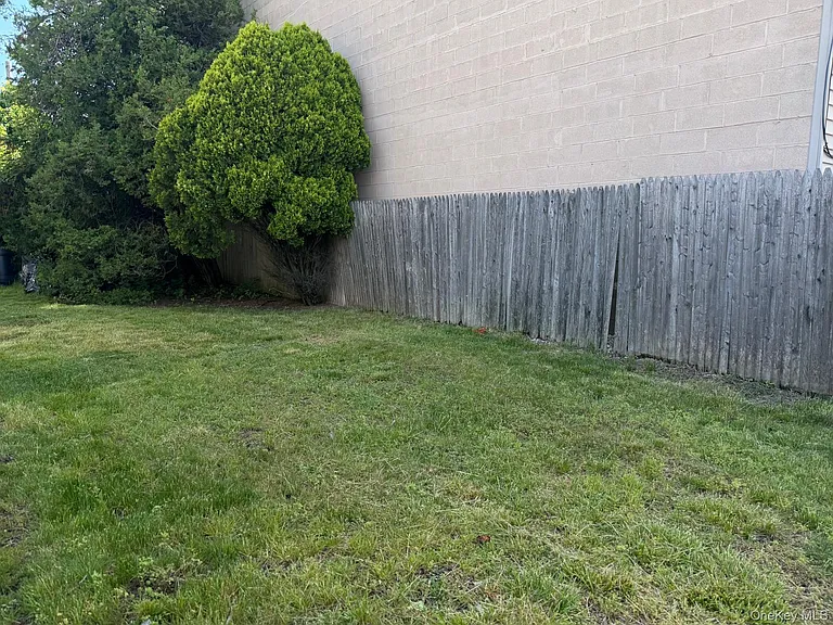 65 Florida Ave — Photo 17