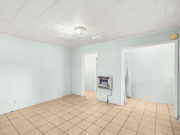 5th image of 121 Hog Farm Rd