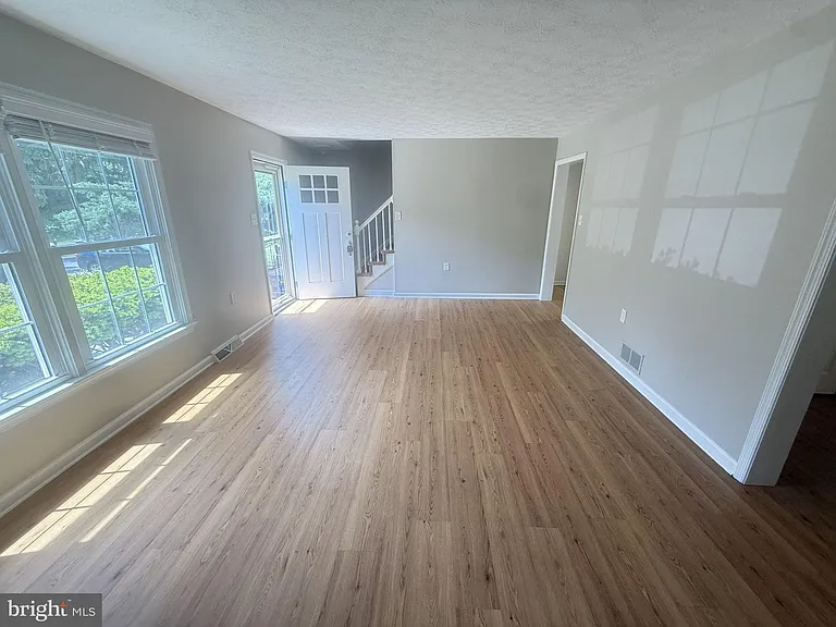 824 Appleseed Ct — Photo 5