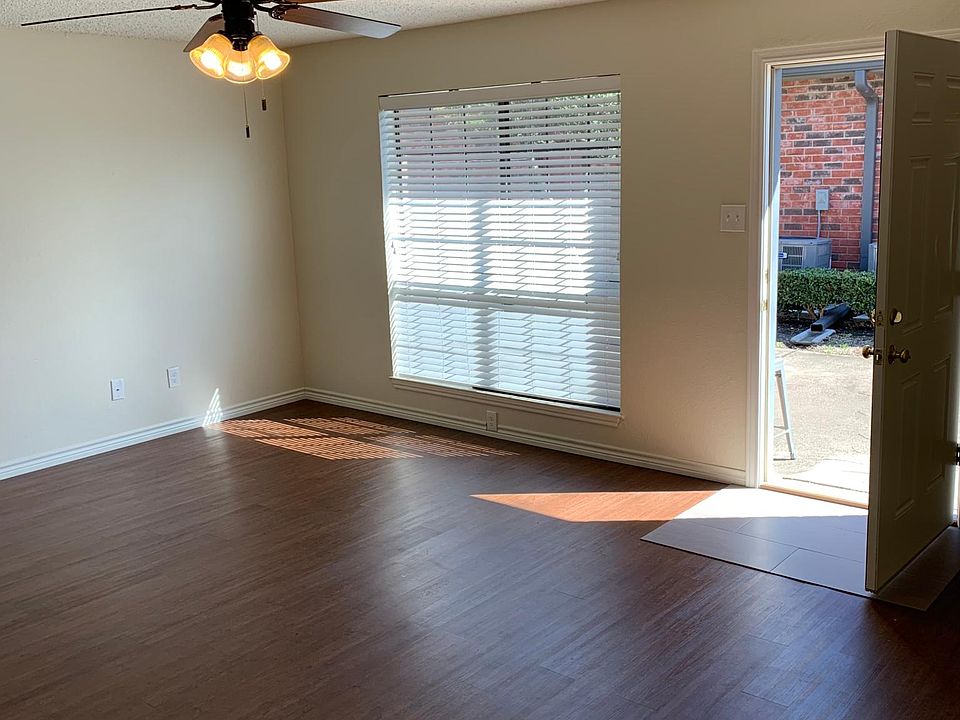 Large living area down stairs