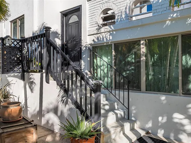 2710 Hibiscus Dr W — Photo 48