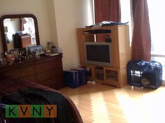 Sold by KVNY Soho | media 5