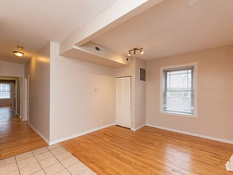 7505 N Greenview Ave #1 — Photo 2