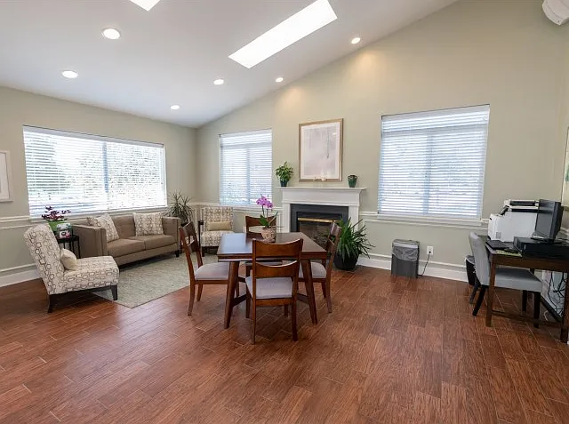 Leasing Center