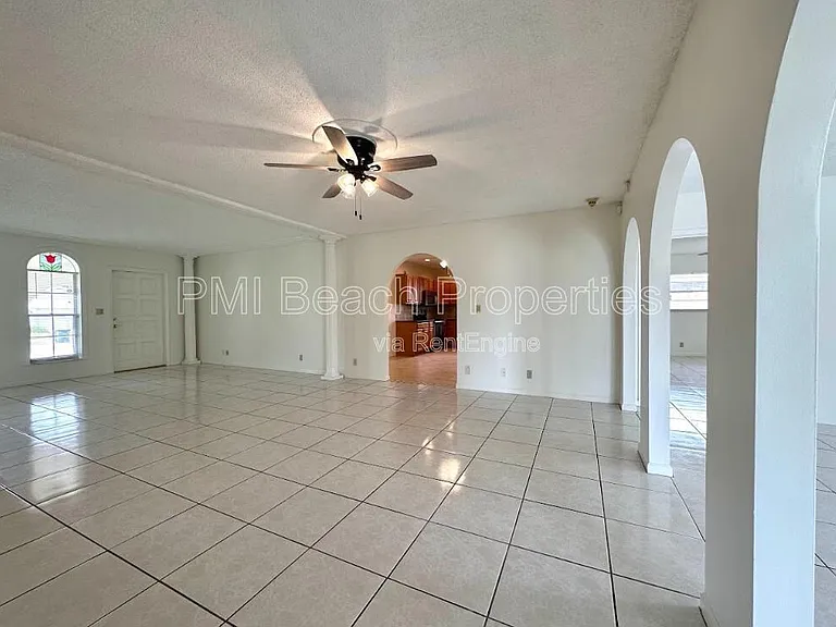 1292 Essex Dr — Photo 5