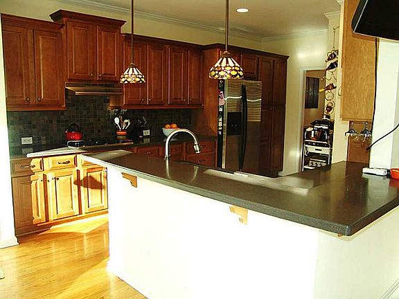4th image of 906 Monarch Valley Walk