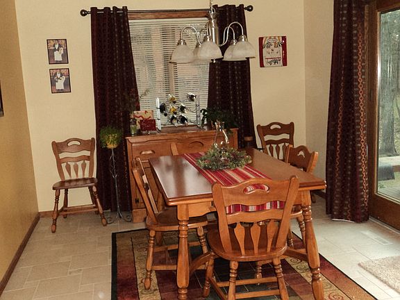 Diningroom w/Slider to Deck