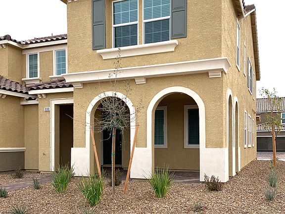 Lots on on street parking as well as garage parking!