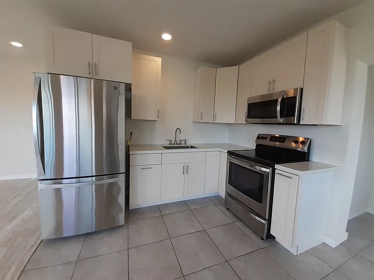 1915 Kalihi St #1 — Photo 4