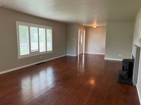 4th image of 8348 N Treasure Ave