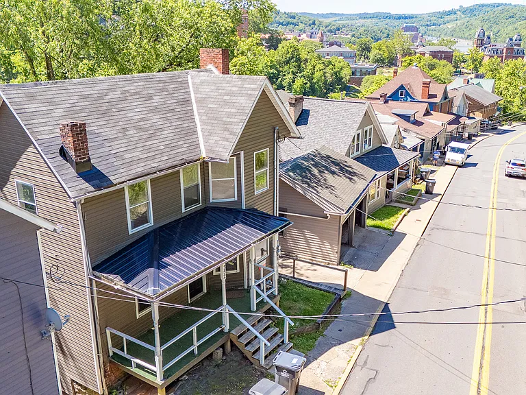 352 Stewart St — Photo 12