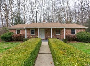 232 Dundeve Cir, Hendersonville, NC 28792