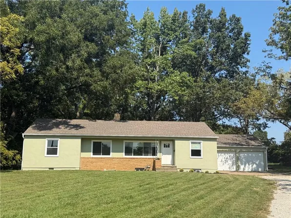 1704 E Mechanic St, Harrisonville, MO 64701