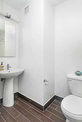 4th image of 212 W 91st St APT 821