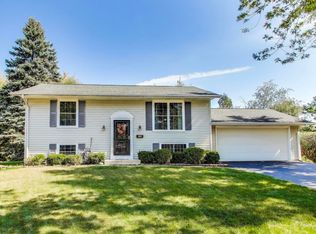 613 Autumn Dr, Roselle, IL 60172