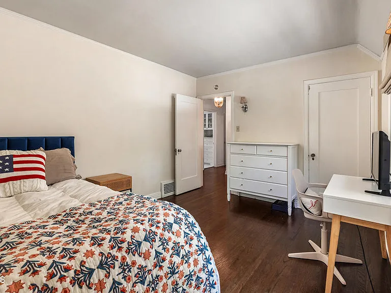 840 Victoria Dr — Photo 19